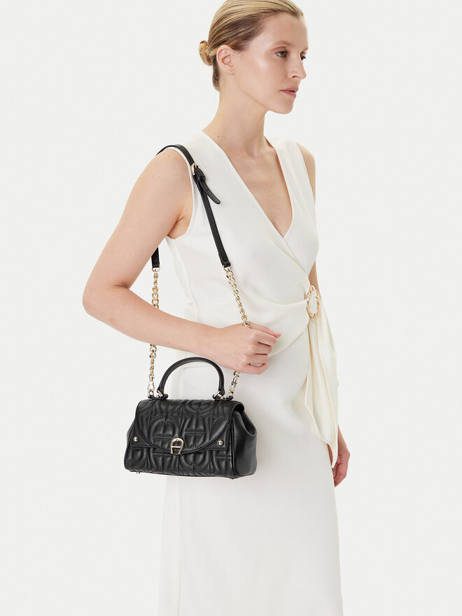 Aigner Τσάντα Aigner Diadora S 134003 Μαύρο