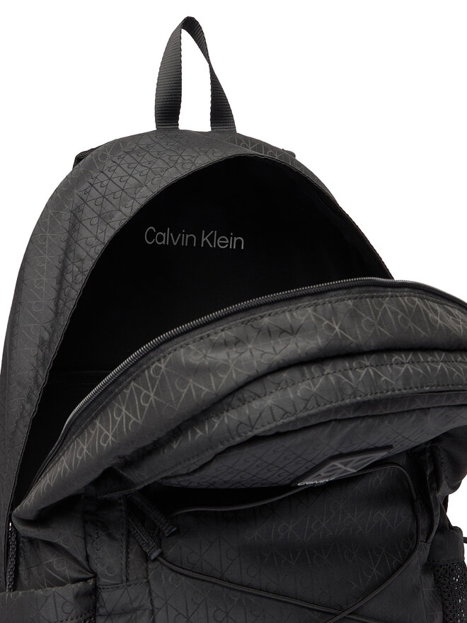 Calvin Klein Rucksack Calvin Klein Utility Emblem Bungee Backpack LV04D3301G Schwarz
