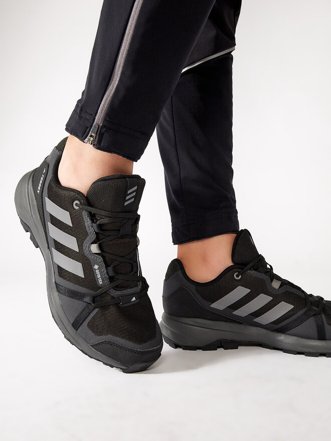 Pārgājienu apavi adidas Terrex Skyhiker Gtx GORE-TEX FW3472 Melns |  eapavi.lv