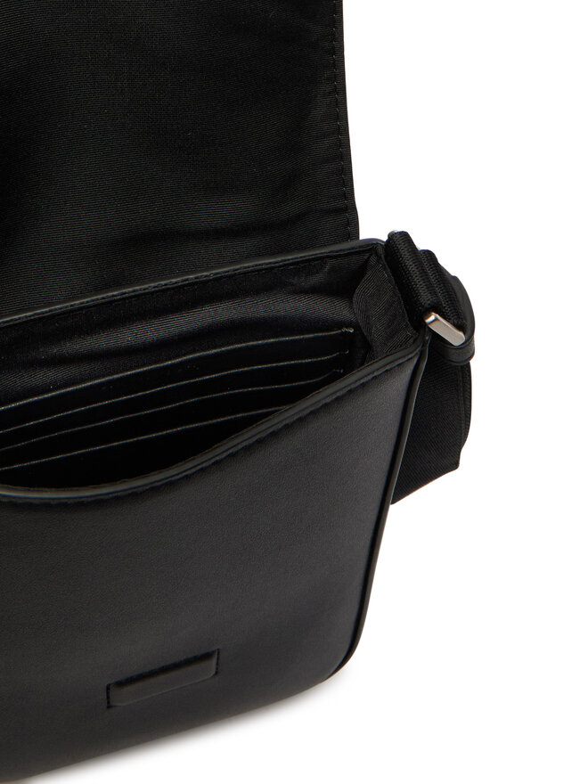 Calvin Klein Umhängetasche Calvin Klein Raised Phone Crossbody LV04D1226G Schwarz