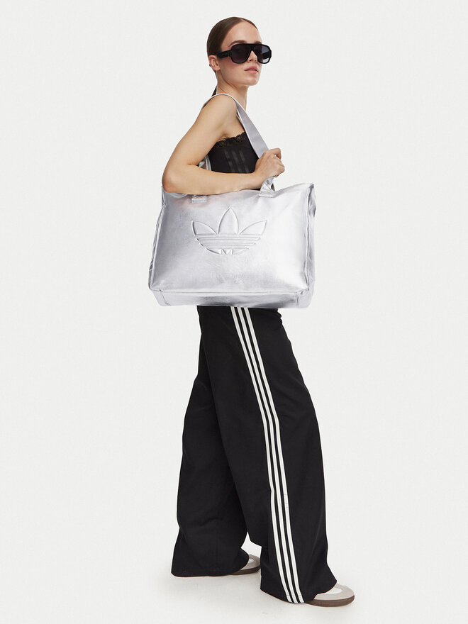 adidas Handtasche adidas Shopper Metallic Pu Bag KR1566 Silberfarben