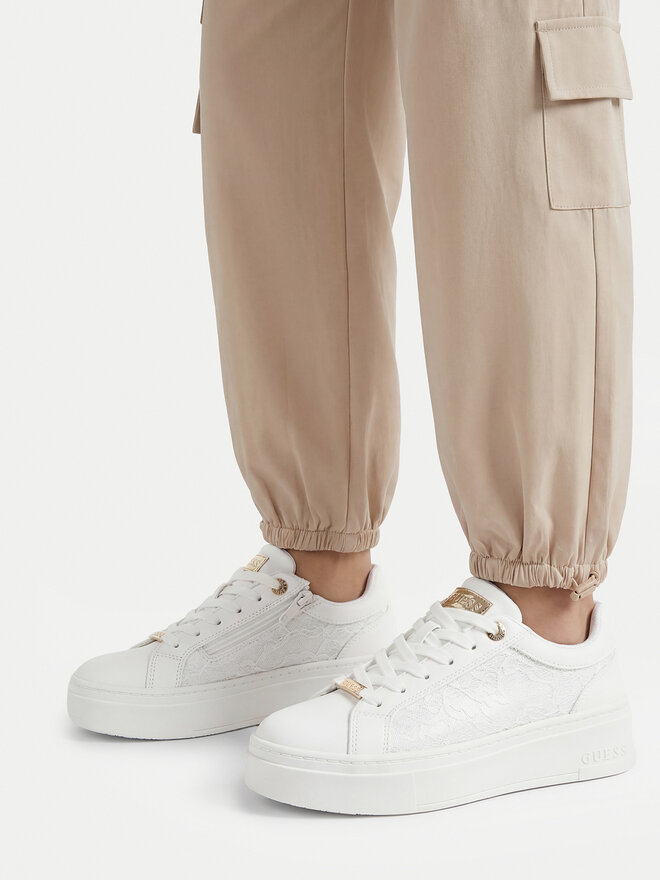 Guess Sneakers Guess CEO-AVO-357-018-1 Weiß