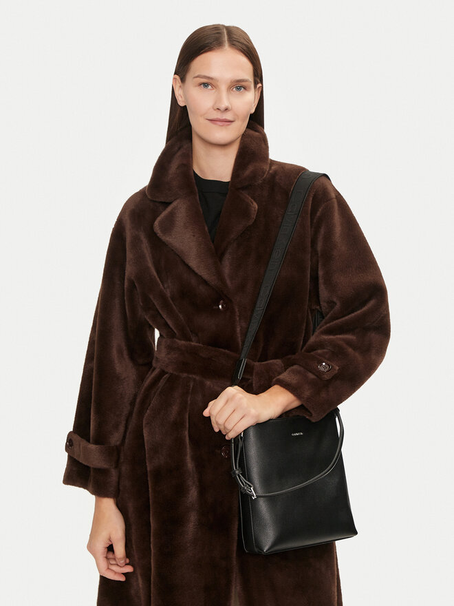 Calvin Klein Дамска чанта Calvin Klein Ck Must Small Bucket_Caviar K60K613129 Черен