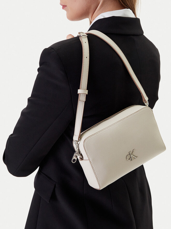 Calvin Klein Jeans Handtasche Calvin Klein Jeans Minimal Monogram Camera Bag 20 LV04K3162G Creme