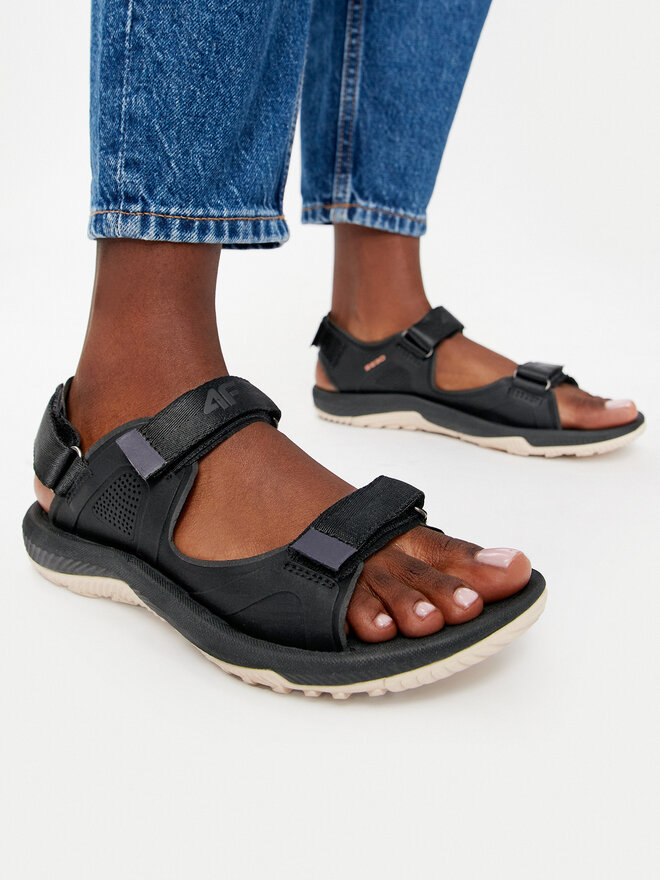 4F Sandali 4F 4FSS23FSANF016 Črna