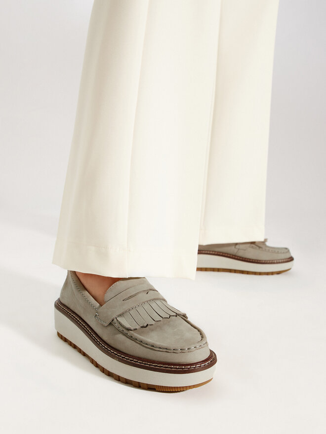 Clarks Mokasíny Clarks Oriannaw Loafer 26176640 Šedá