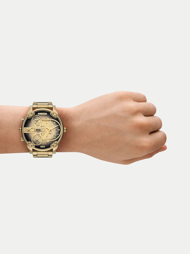 Diesel Часовник Diesel Mr. Daddy Slim DZ7490 Златист