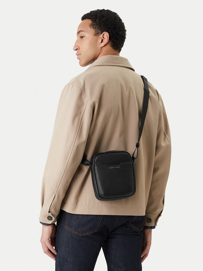Armani Exchange Плоска сумка Armani Exchange XM002584 AF22651 UC001 Чорний