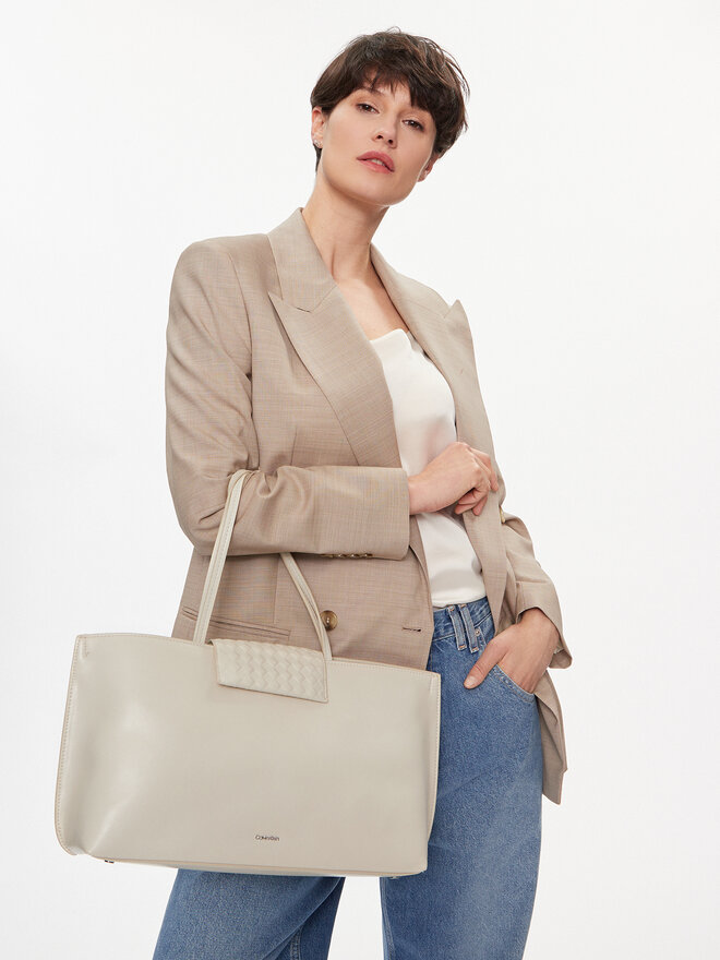 Sac a main Calvin Klein Calvin Mini Quilt Medium Tote K60K611885 Ecru chaussures