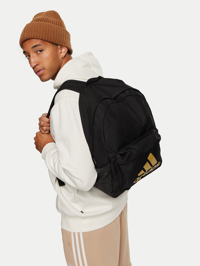 Mochila adidas con gorro new arrivals