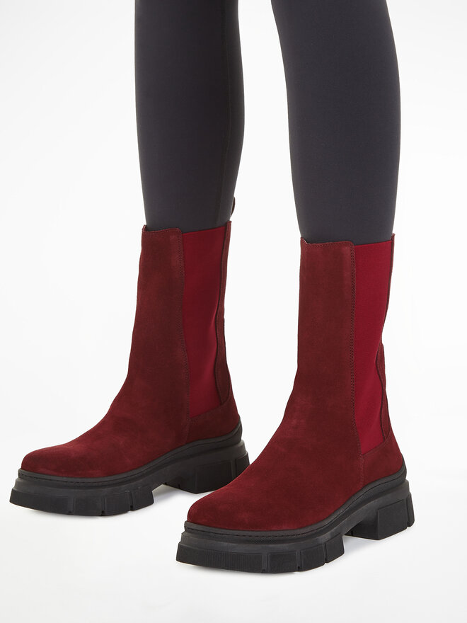 Essential suede chelsea boot 2025