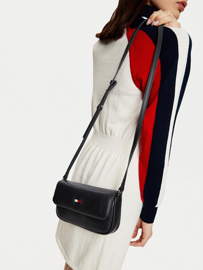 Tommy Jeans Τσάντα Tommy Jeans Tjw Pillow Flap Crossover AW0AW16978 Μαύρο
