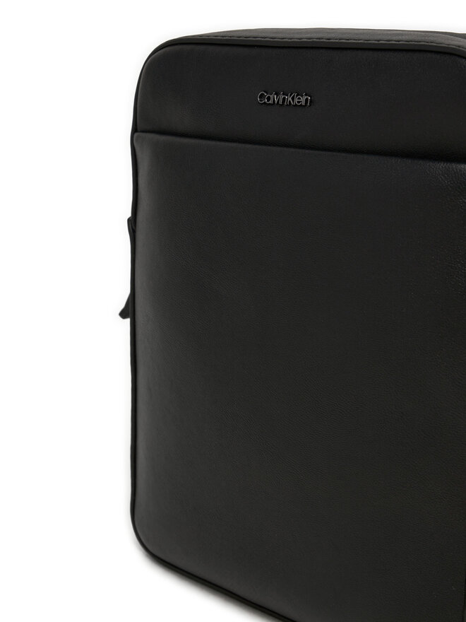 Calvin Klein Torbica za okrog pasu Calvin Klein Ck Refined Reporter K50K512755 Črna