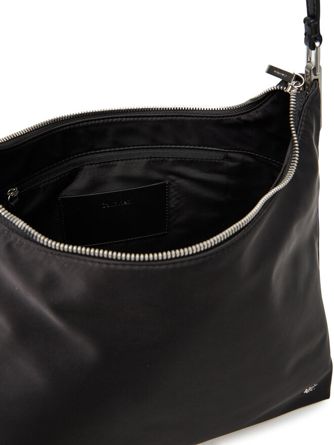 Calvin Klein Ročna torba Calvin Klein LV04K3218G Črna