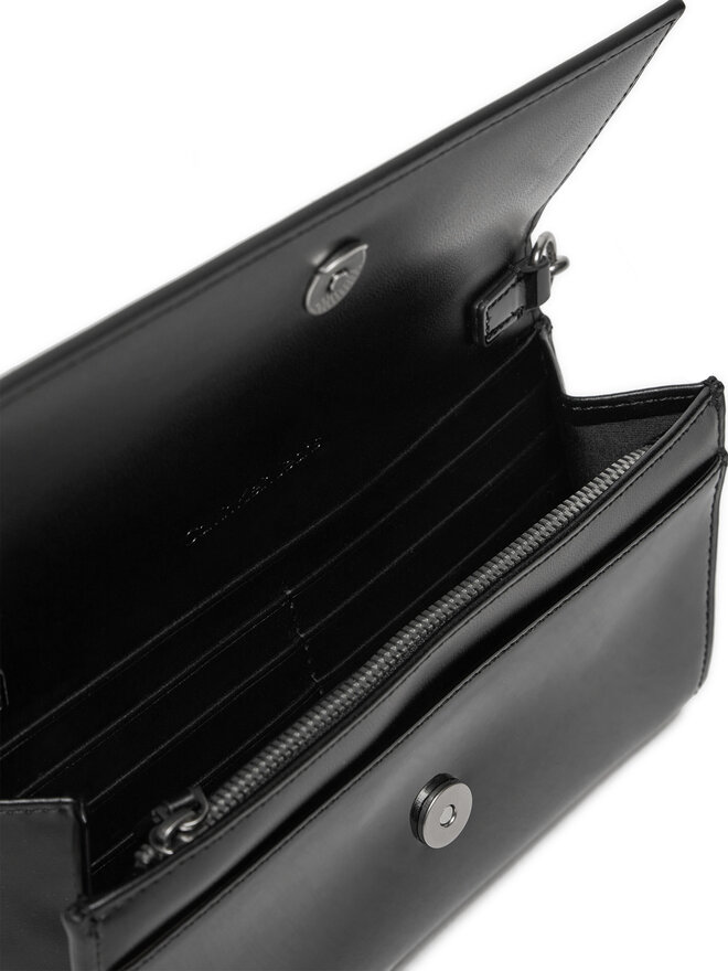 Calvin Klein Jeans Handtasche Calvin Klein Jeans Sculpted Long Fold Im K60K613061 Schwarz