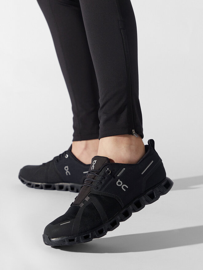 Sneakersy On Cloud 5 Waterproof 59.98842 Czarny | eobuwie.com.pl