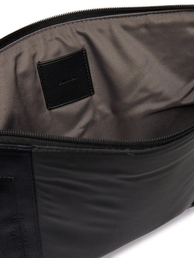 Calvin Klein Notebook-Etui Calvin Klein Rubberized Laptop Sleeve W/ Hand LV04D1294G Schwarz