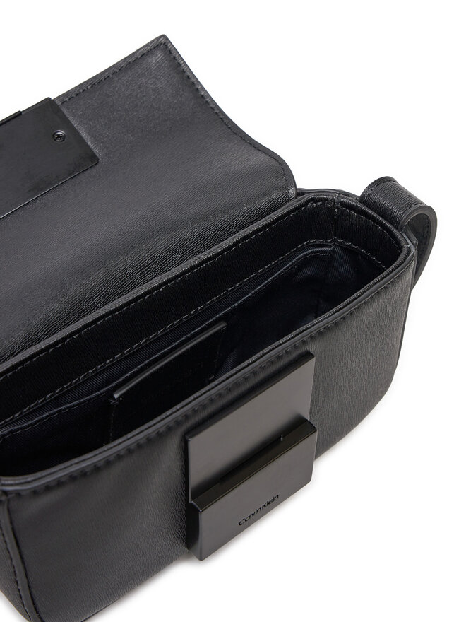 Calvin Klein Плоска сумка Calvin Klein Iconic Plaque Camera Bag S K50K512254 Чорний
