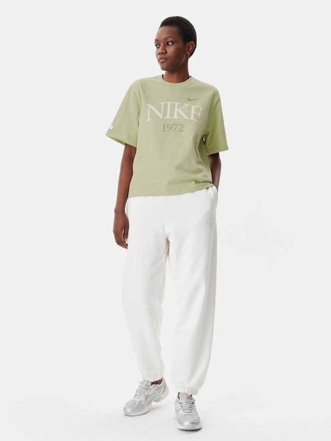 Nike Nike T-Shirt FQ6600 Grün Loose Fit