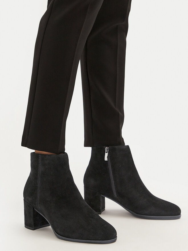 Clarks Stivaletti Clarks Freva55 Zip 261747594 Nero