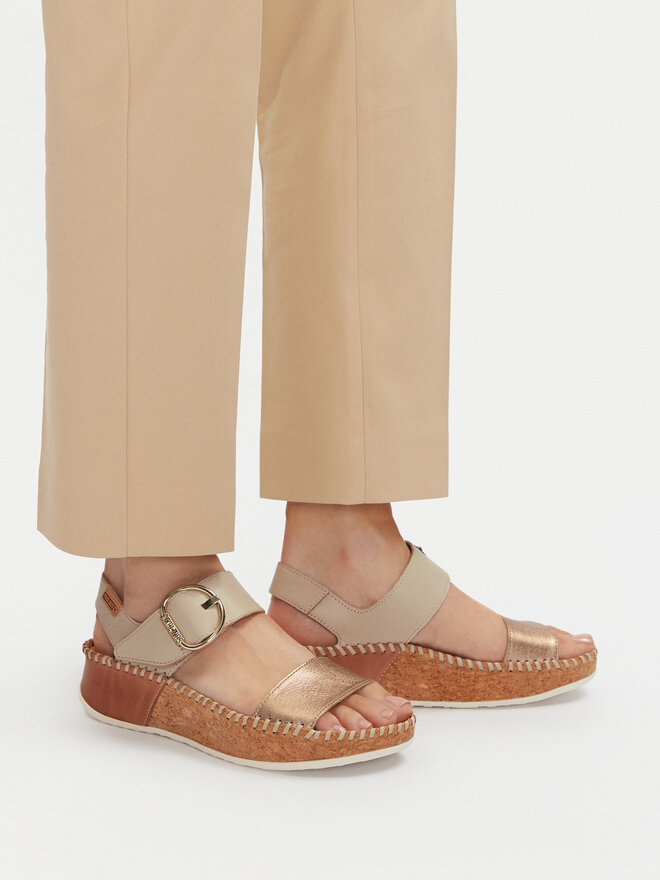 Pikolinos Sandalen Pikolinos W1C-0709Clc1 Goldfarben