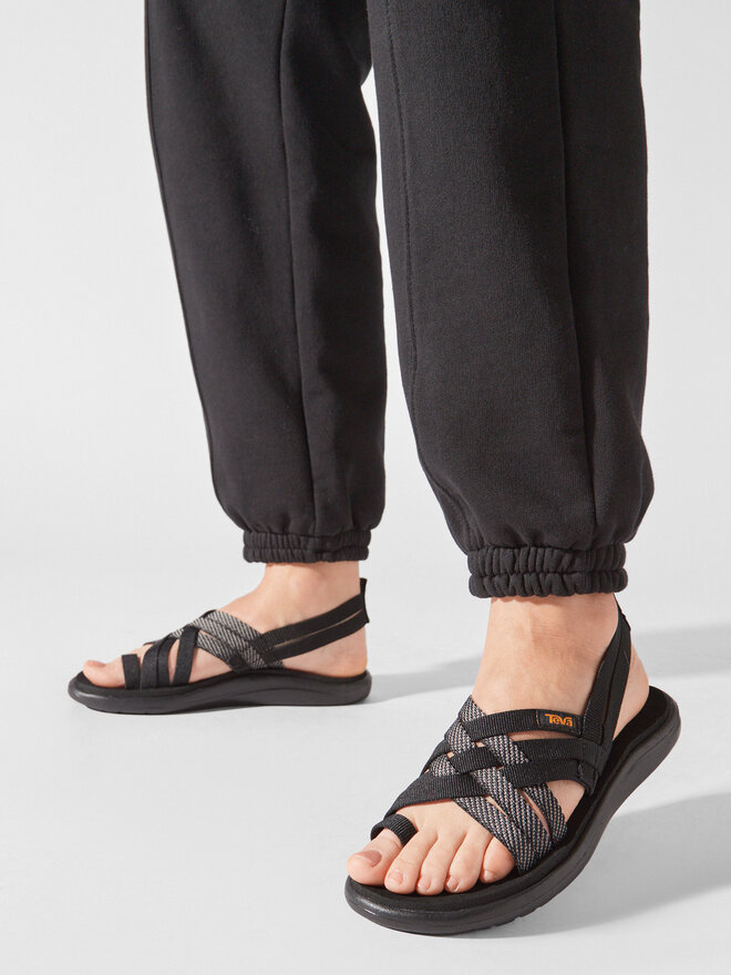 Sandales Teva Voya Strappy 1099271 Noir chaussures