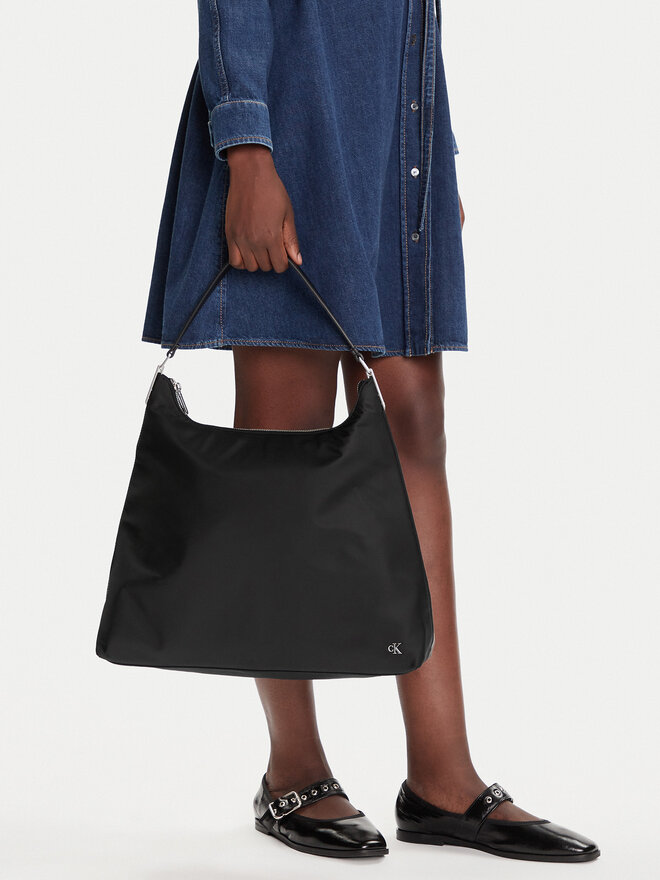 Calvin Klein Kabelka Calvin Klein LV04K3218G Černá