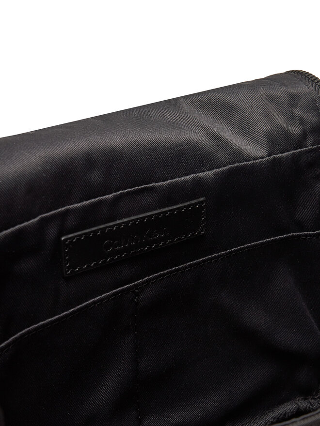 Calvin Klein Kosmetyczka Calvin Klein Ck Ease Washbag W/Hanger K50K512943 Czarny