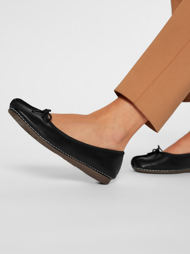 Clarks Балетки Clarks Freckle Ice 203529294 Чорний