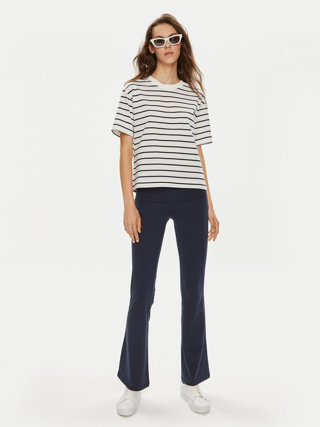 Gina Tricot Gina Tricot Marškinėliai 23352 Balta Relaxed Fit