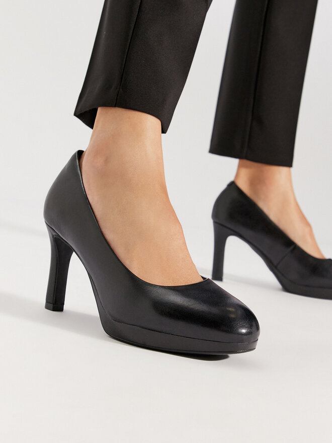 Clarks Туфлі Clarks Pavona Court 26177577 Чорний