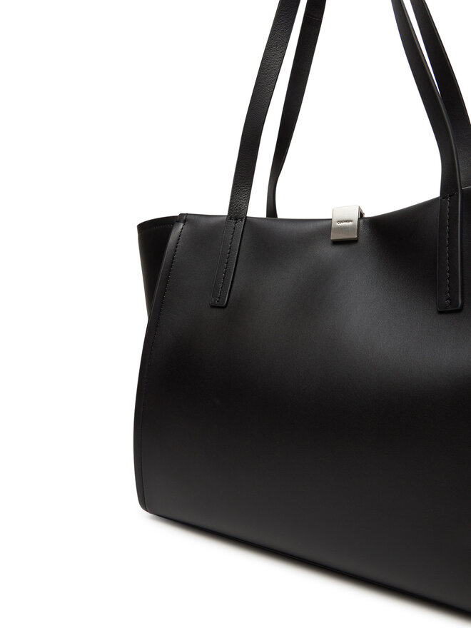 Calvin Klein Torebka Calvin Klein Ck Narrate Shopper K60K612988 Czarny