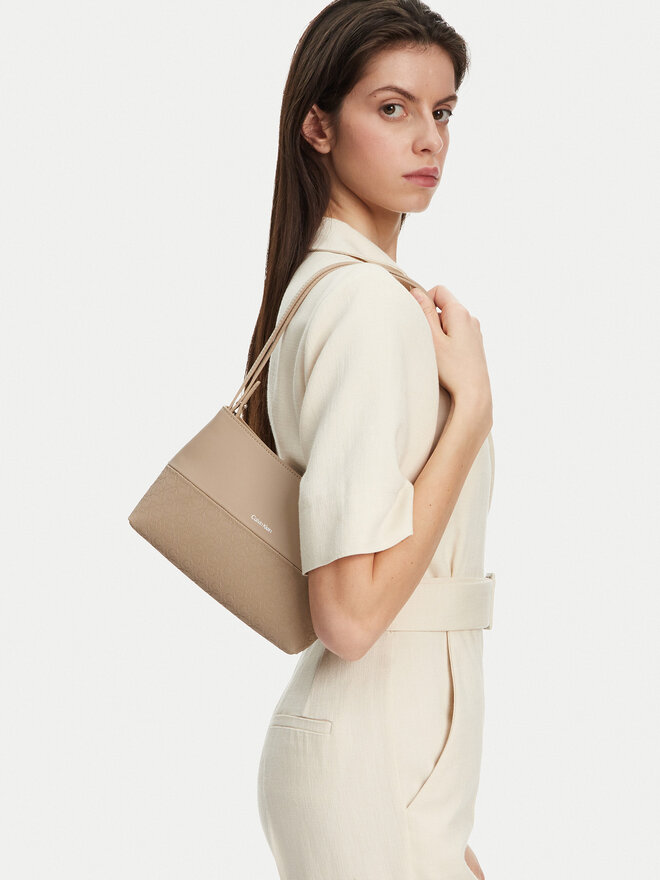 Calvin Klein Ročna torba Calvin Klein Ck Mixmedia Convertible Bag_Mono K60K613170 Bež