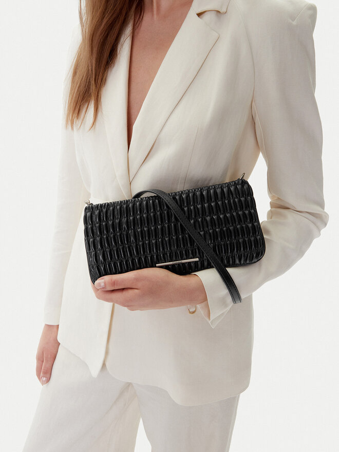 Calvin Klein Jeans Ročna torba Calvin Klein Jeans Rouched Zip Top Bag LV04K3090G Črna