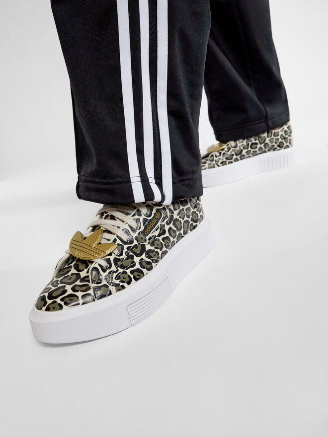 adidas Αθλητικά adidas Sleek Super W FY5075 Καφέ