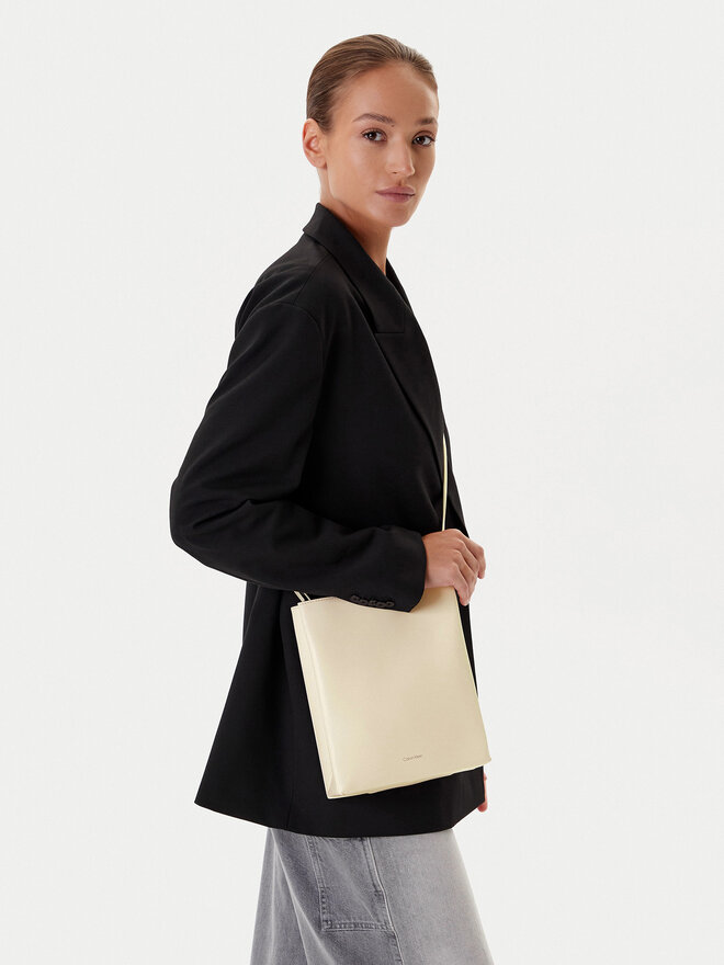 Calvin Klein Torebka Calvin Klein Line Ns Crossbody Lth Bag LV04F3005G Biały