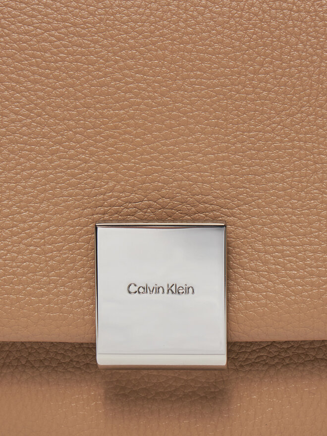 Calvin Klein Сумка Calvin Klein Ck Plaque Medium Shoulder Bag K60K612783 Коричневий