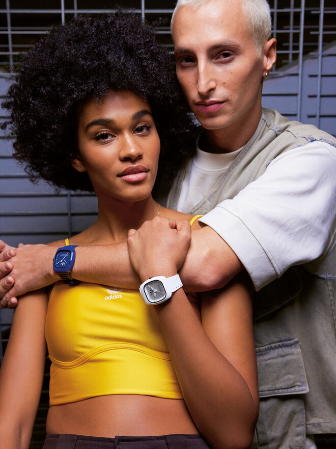 adidas Originals Uhr adidas Originals Retro Wave One AOSY24030 Weiß