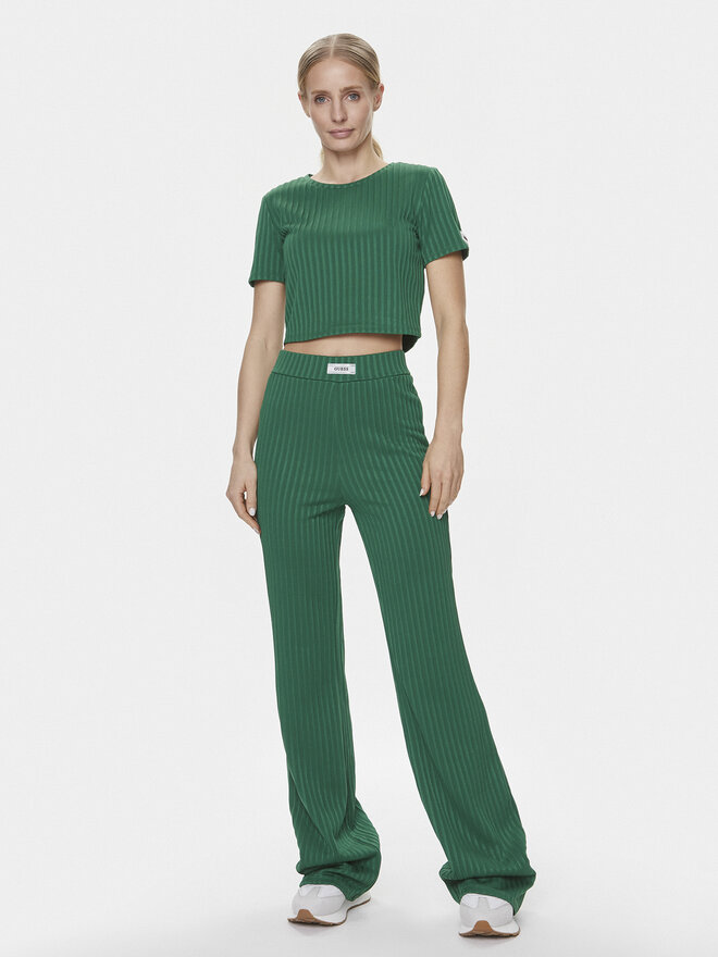 Guess Guess T-shirt Anneka Crop Tee V4RI02 KC2U2 Zelena Cropped Fit