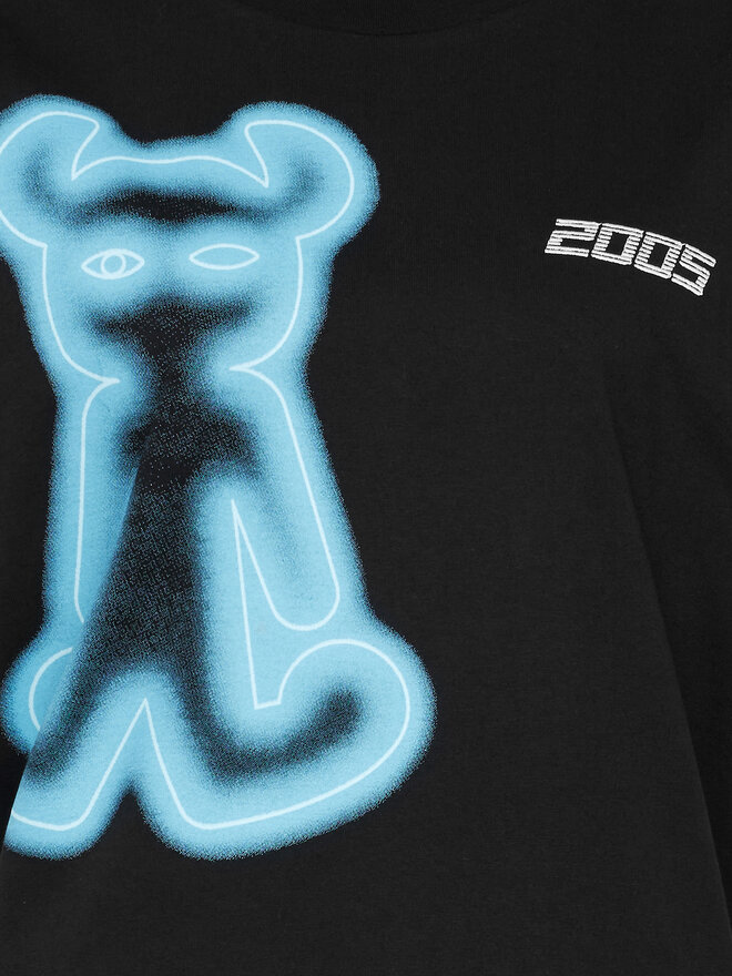 2005 2005 Camiseta Unisex Airbrushed Horned Lucy Negro Relaxed Fit