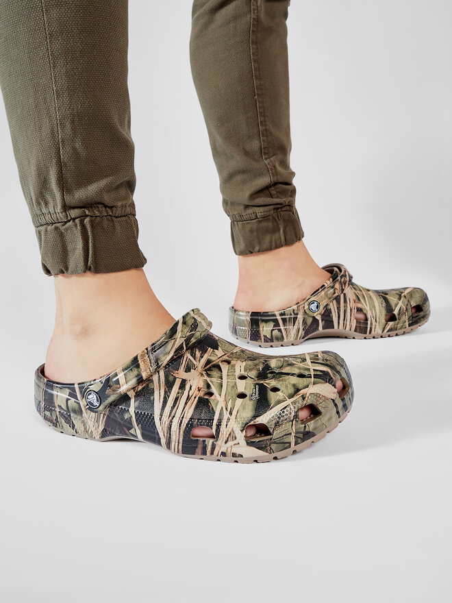 Crocs Παντόφλες Crocs Classic Realtree 12132 Πράσινο