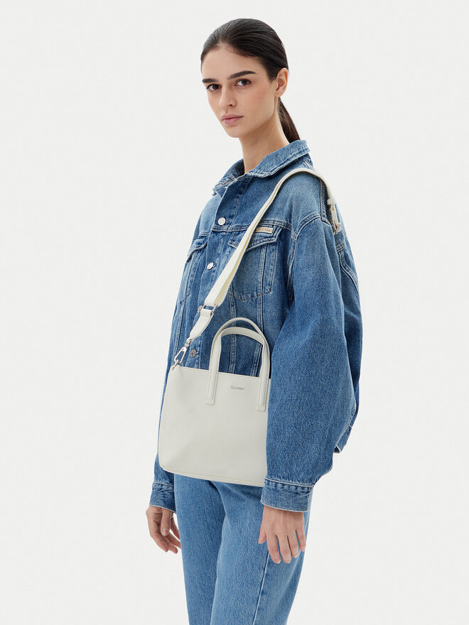 Calvin Klein Táska Calvin Klein Ck Must Small Tote K60K612904 Ekru