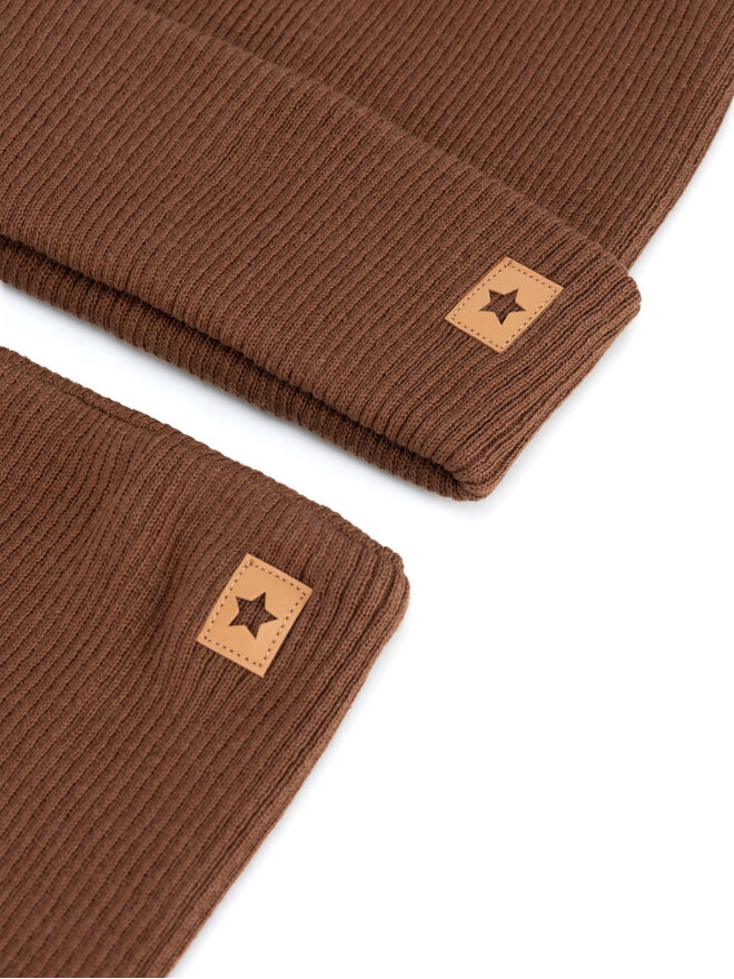 Action Boy Set: gorro y bufanda de tubo Action Boy 8KF-002-AW24 Marrón