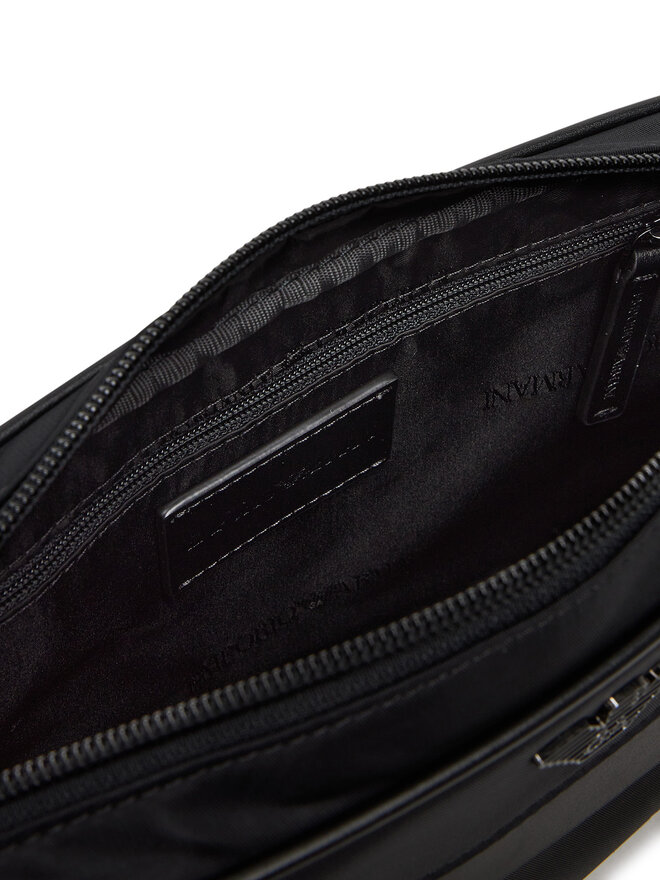 Emporio Armani Плоска сумка Emporio Armani EM001803 AF13454 UC001 Чорний