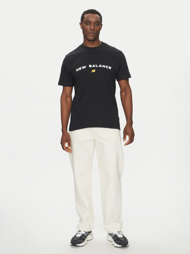 New Balance New Balance Camiseta Reimagined Graphic MT51506 Negro Relaxed Fit