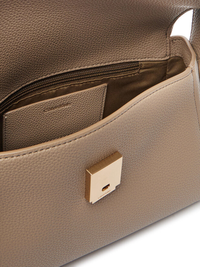 Calvin Klein Handtasche Calvin Klein Emblem Hw Pebble Shoulder Bag 25 LV04F3425G Beige