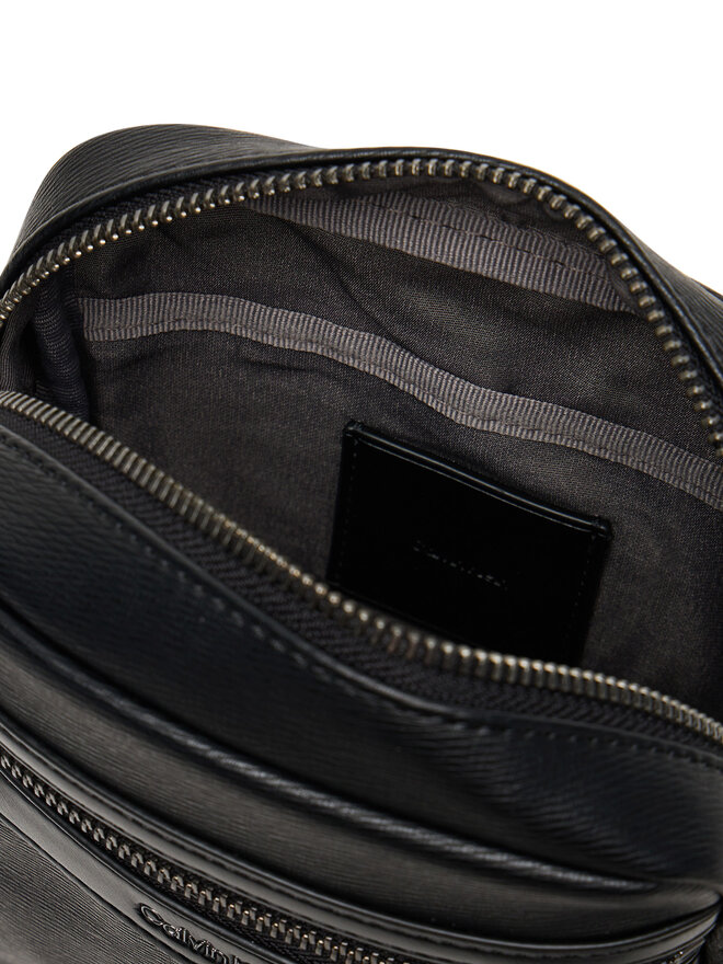 Calvin Klein Плоска сумка Calvin Klein Zip Reporter LV04D3264G Чорний