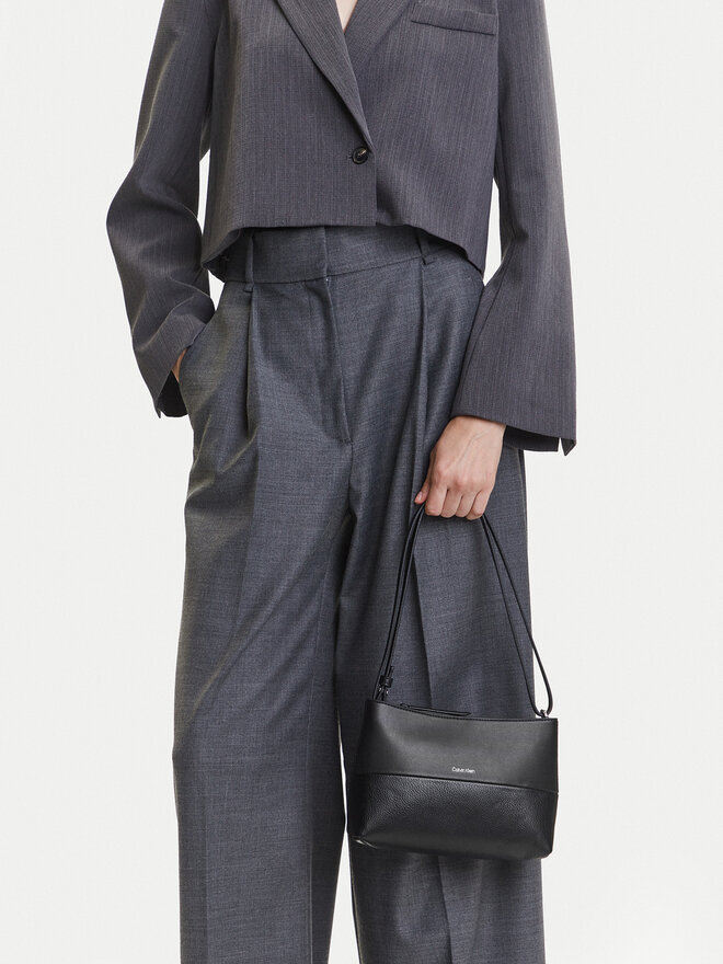 Calvin Klein Дамска чанта Calvin Klein Ck Mixmedia Convertible Sm Bag K60K613009 Черен
