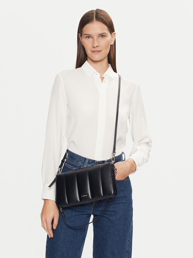 Calvin Klein Сумка Calvin Klein Line Quilt Shoulder Bag K60K612787 Чорний