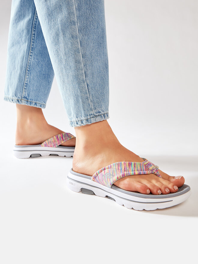 Skechers Zehentrenner Skechers Go Walk 5 140087/GMLT Grau